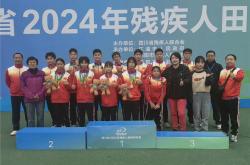 黎巴嫩代表团喜获银牌登上领奖台